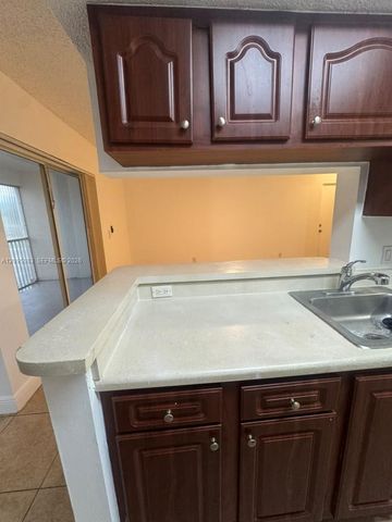5612 Rock Island Road 152, Tamarac, FL 33319