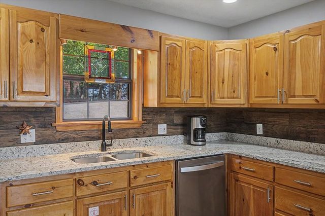 1488 Walnut Rdg, Ellijay, GA 30536