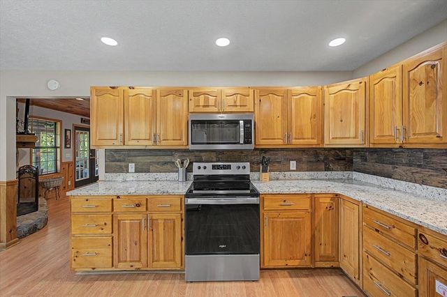 1488 Walnut Rdg, Ellijay, GA 30536