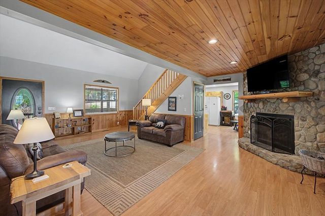 1488 Walnut Rdg, Ellijay, GA 30536