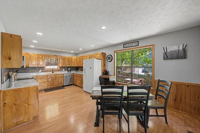 1488 Walnut Rdg, Ellijay, GA 30536
