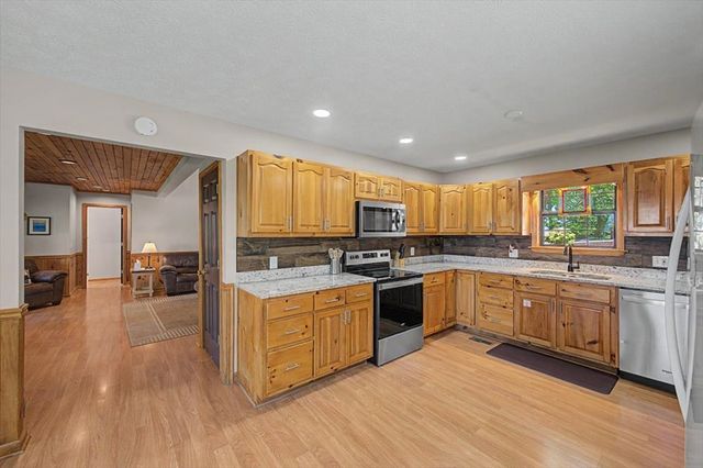 1488 Walnut Rdg, Ellijay, GA 30536