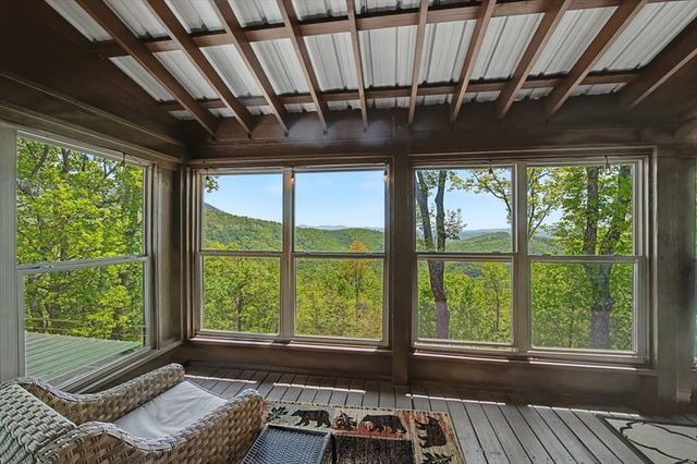 1488 Walnut Rdg, Ellijay, GA 30536