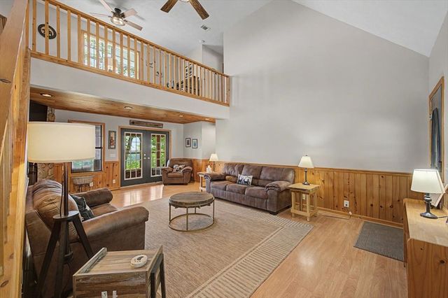 1488 Walnut Rdg, Ellijay, GA 30536