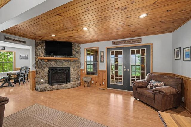 1488 Walnut Rdg, Ellijay, GA 30536