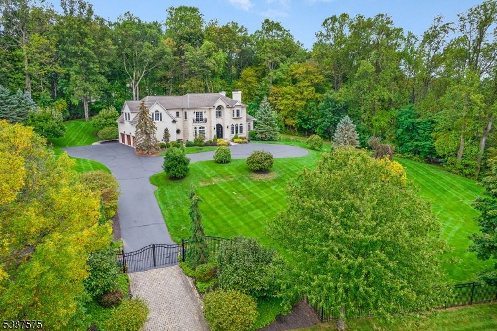 4 Ashland Ter, Chester Twp., NJ 07930