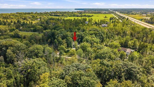 13737 N Lake Shore DRIVE, Mequon, WI 53097