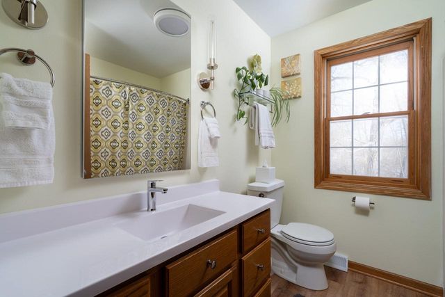 13737 N Lake Shore DRIVE, Mequon, WI 53097