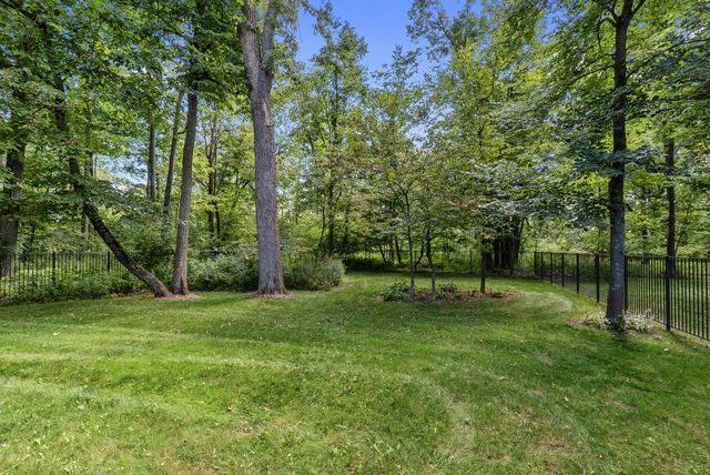 13737 N Lake Shore DRIVE, Mequon, WI 53097