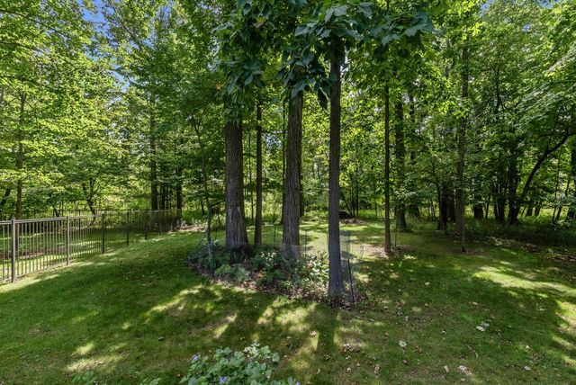 13737 N Lake Shore DRIVE, Mequon, WI 53097