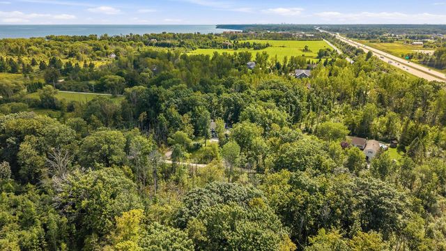 13737 N Lake Shore DRIVE, Mequon, WI 53097