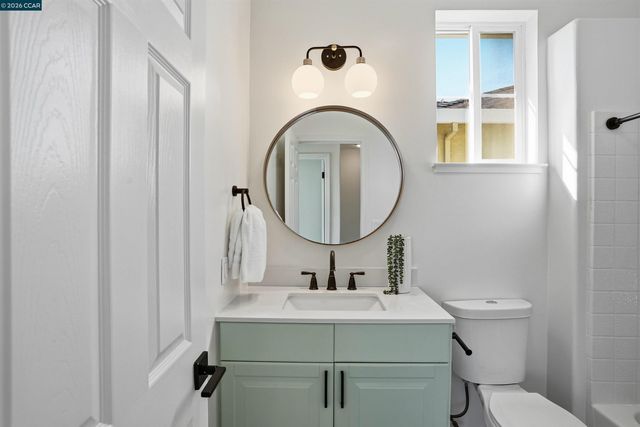 1 Avocet Ct, Alameda, CA 94501