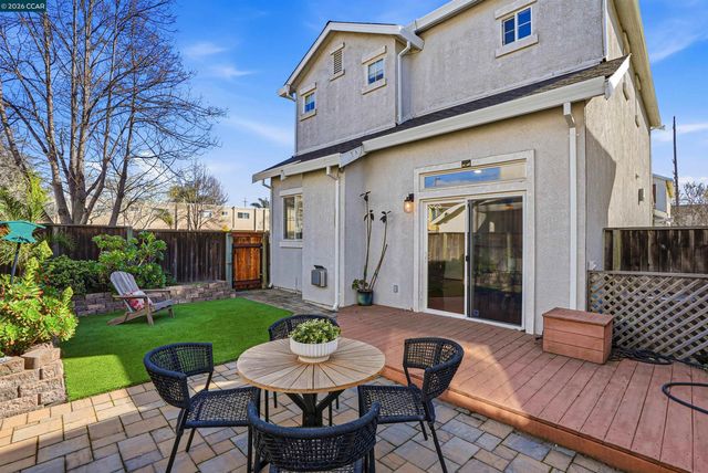 1 Avocet Ct, Alameda, CA 94501