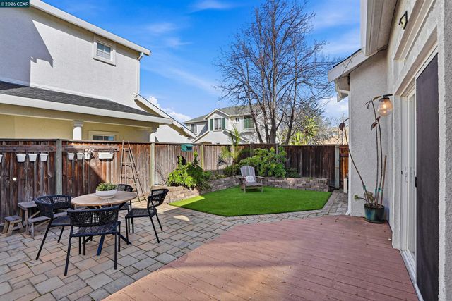 1 Avocet Ct, Alameda, CA 94501