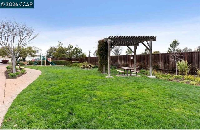 1 Avocet Ct, Alameda, CA 94501