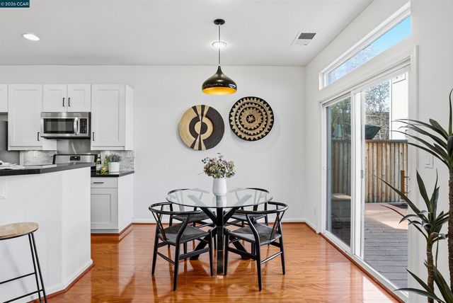 1 Avocet Ct, Alameda, CA 94501