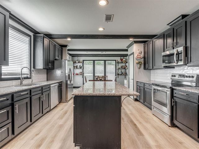 10200 Pecan Tree Circle, Lexington, OK 73051