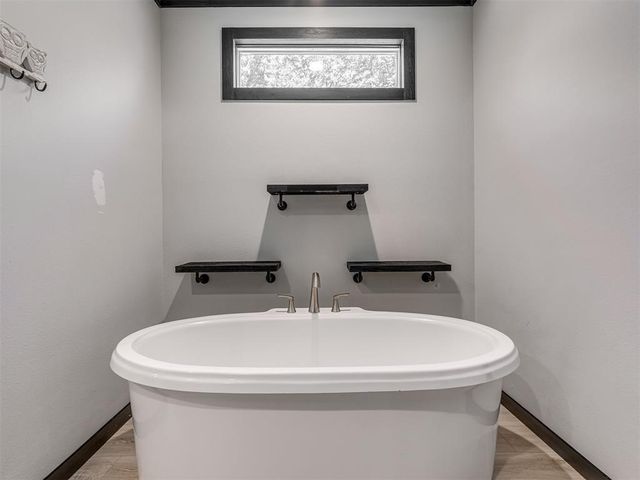 10200 Pecan Tree Circle, Lexington, OK 73051
