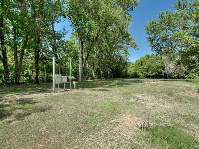 10200 Pecan Tree Circle, Lexington, OK 73051