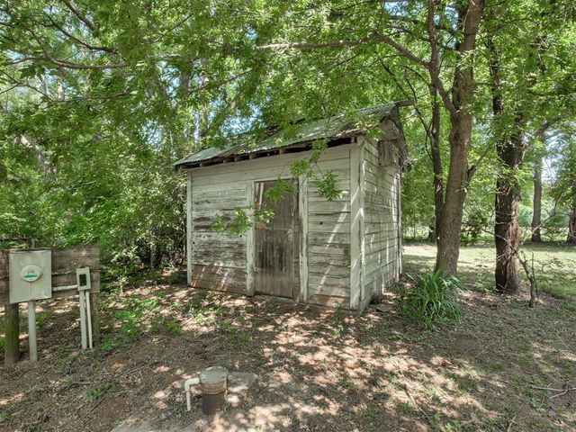 10200 Pecan Tree Circle, Lexington, OK 73051