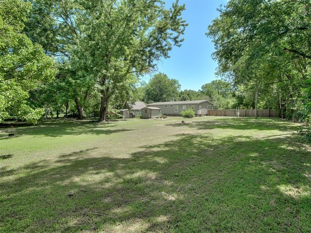10200 Pecan Tree Circle, Lexington, OK 73051
