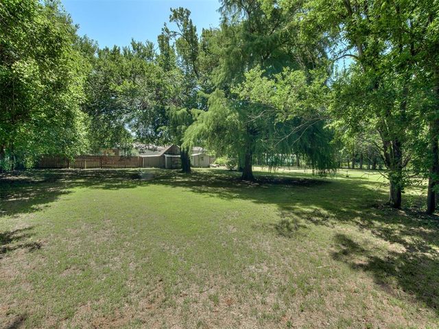 10200 Pecan Tree Circle, Lexington, OK 73051