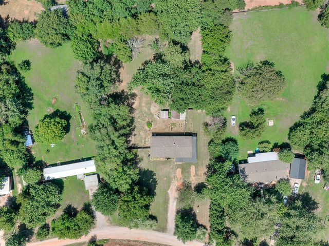 10200 Pecan Tree Circle, Lexington, OK 73051