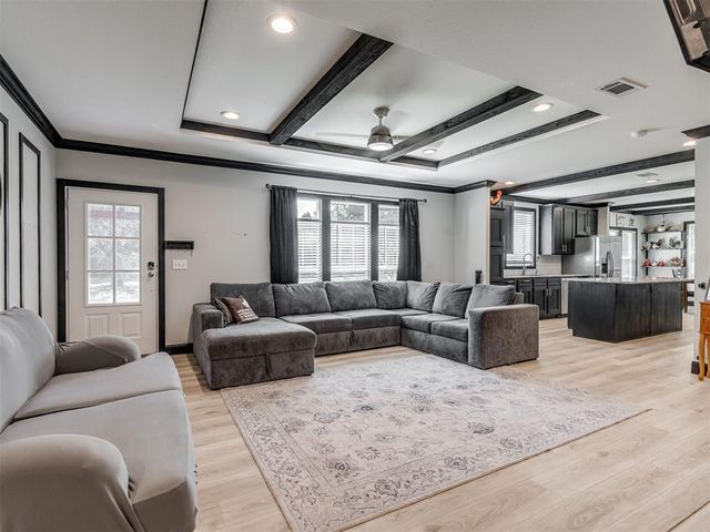 10200 Pecan Tree Circle, Lexington, OK 73051