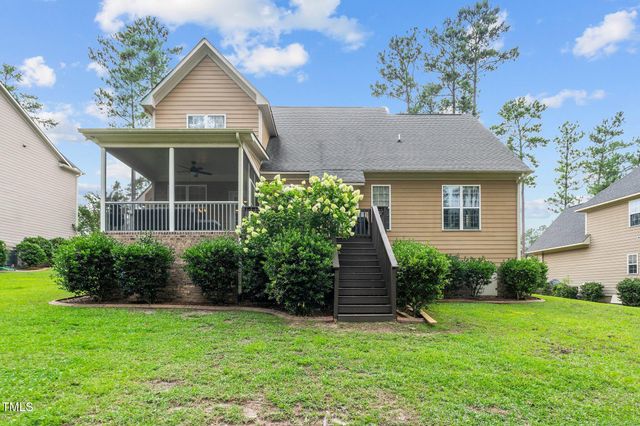 200 Heather Brook Circle, Spring Lake, NC 28390