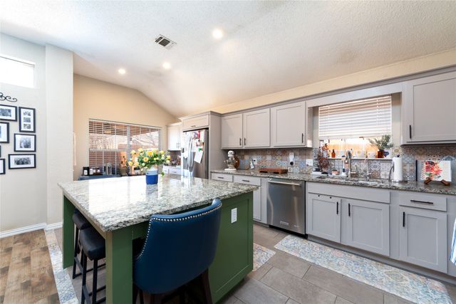 6004 Ten Wood Court, Arlington, TX 76018