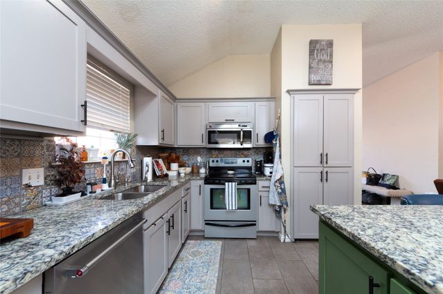 6004 Ten Wood Court, Arlington, TX 76018