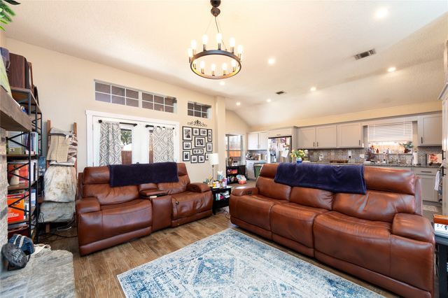 6004 Ten Wood Court, Arlington, TX 76018