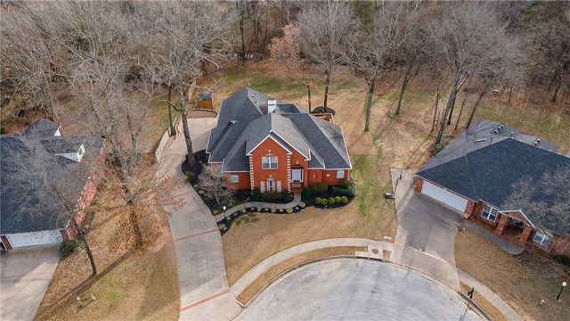 3021 E Summershade Drive, Fayetteville, AR 72703