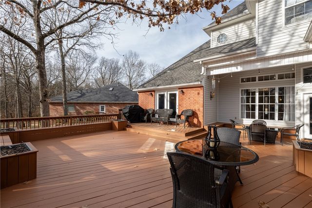 3021 E Summershade Drive, Fayetteville, AR 72703