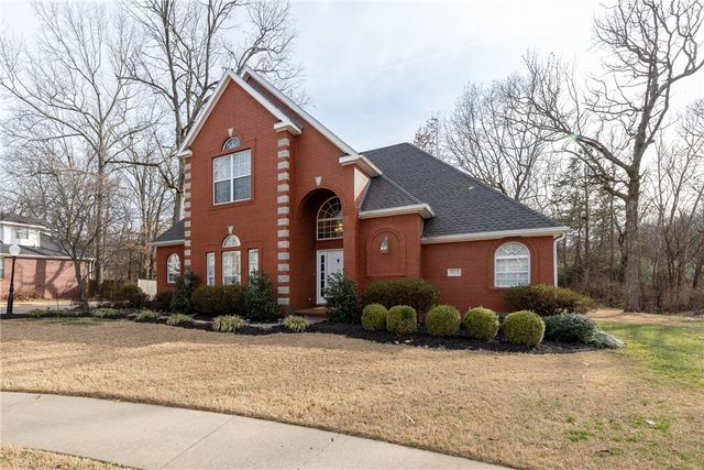 3021 E Summershade Drive, Fayetteville, AR 72703