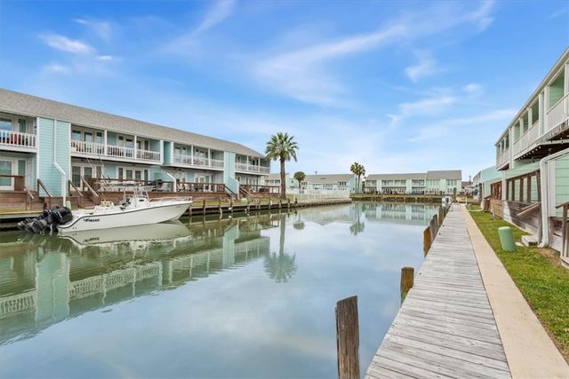 610 Lauderdale 610, Rockport, TX 78382