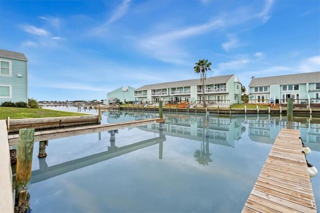 610 Lauderdale 610, Rockport, TX 78382