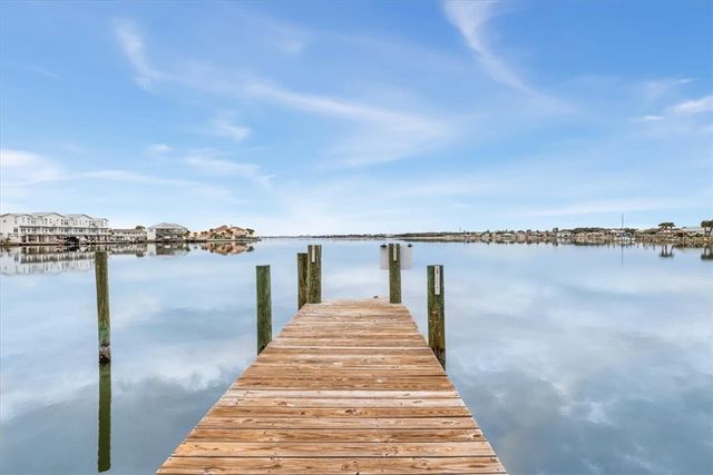 610 Lauderdale 610, Rockport, TX 78382