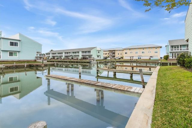 610 Lauderdale 610, Rockport, TX 78382