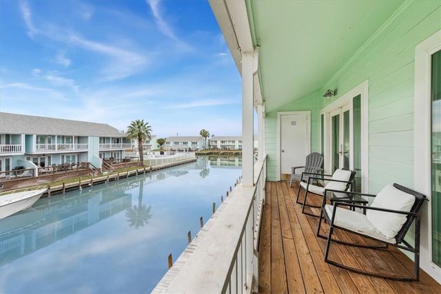 610 Lauderdale 610, Rockport, TX 78382