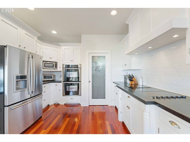 90955 SOUTHVIEW Ln, Florence, OR 97439