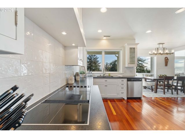 90955 SOUTHVIEW Ln, Florence, OR 97439