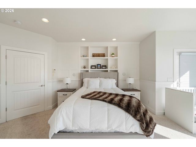 90955 SOUTHVIEW Ln, Florence, OR 97439