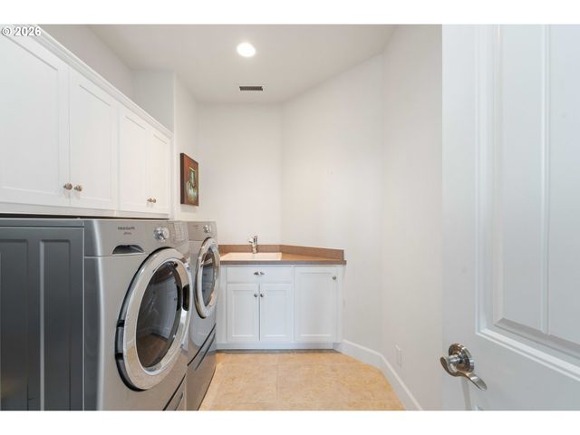 90955 SOUTHVIEW Ln, Florence, OR 97439