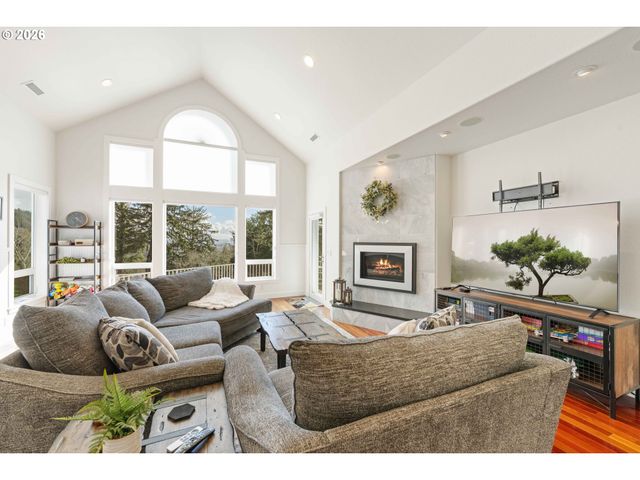 90955 SOUTHVIEW Ln, Florence, OR 97439