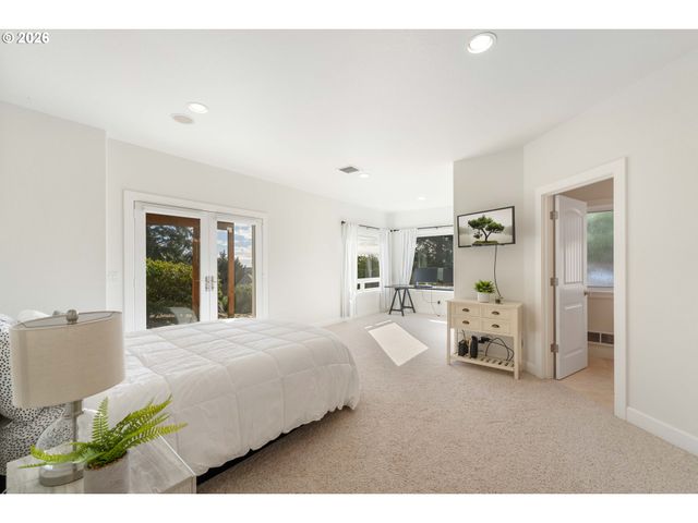 90955 SOUTHVIEW Ln, Florence, OR 97439