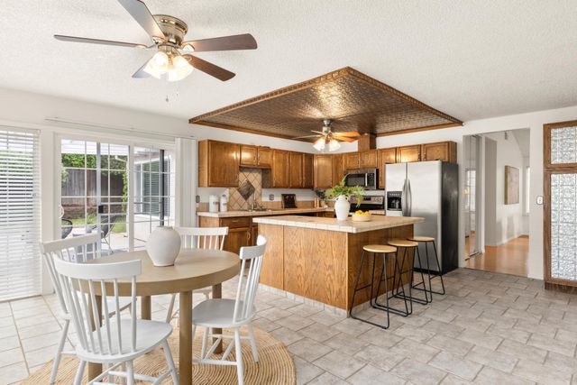 7144 Woodmore Oaks Dr, Citrus Heights, CA 95610