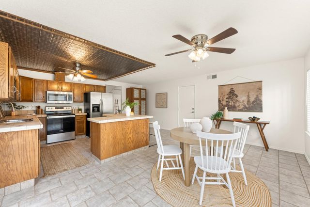 7144 Woodmore Oaks Dr, Citrus Heights, CA 95610