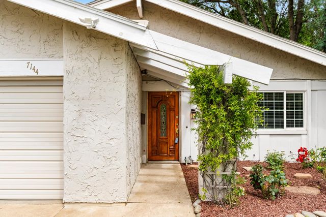 7144 Woodmore Oaks Dr, Citrus Heights, CA 95610