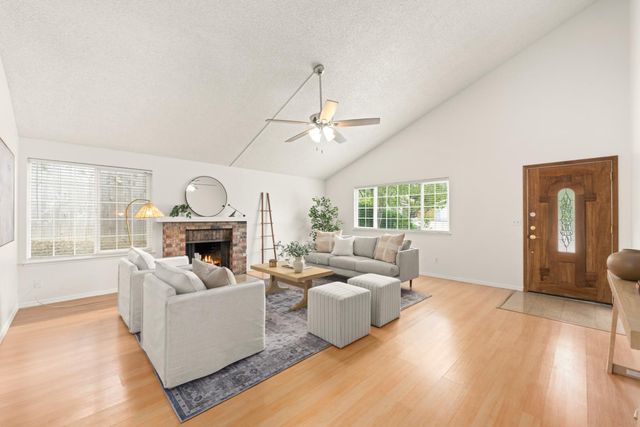 7144 Woodmore Oaks Dr, Citrus Heights, CA 95610